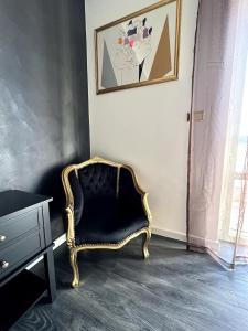 Black Ocean Holiday Home