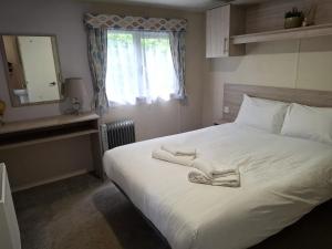 Hillside retreat - 2 bedrooms sleeps 5