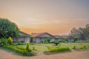 WOW STAYZ2 Pachmarhi Foothill Cottages