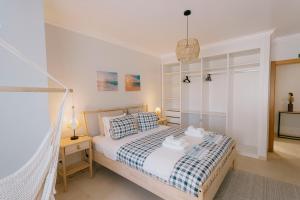 Best Houses 14 - Sal & Lua