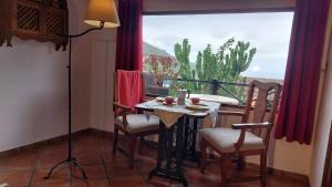 Rustikale Ferienwohnung mit Balkon und Meerblick