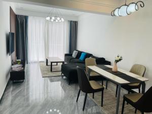 stunning one bedroom apartment with ample parking space swimming pool fully equipped gym and amazing city views