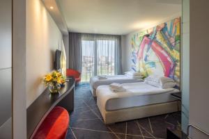 Standard Twin Room room in Golden Tulip Zira