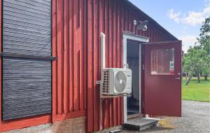 Amazing Home In Holmsjö