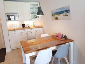 Strandstraße 32 - 04-10