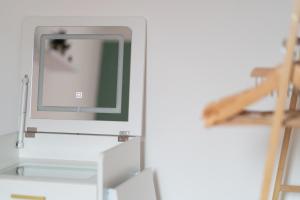 Beautiful 2 Bedroom Apartment in Wimbledon Central - Minutes to Central London