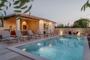 Villa Lapidea by Istrialux