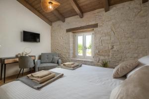 Villa Lapidea by Istrialux