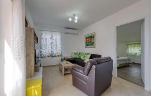 Stunning Apartment In Veli Losinj With Wifi