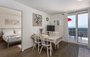 Apartman Sunshine Njivice Krk by Villas Guide