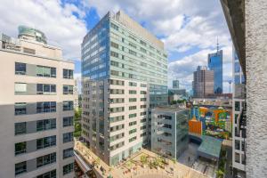 Warszawa Centre Modern Apartment Remote Working Smart TV & WiFi