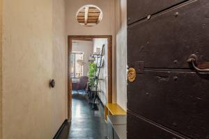 GuestHost - Vintage-Modern Apartment Trastevere