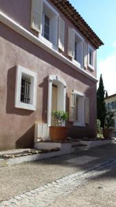 Maisons de vacances PROVENCAL HOUSE IN FAYENCE with POOL & INDOOR SPA : photos des chambres