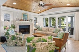 Starfish Legacy villa by Peace Vacations