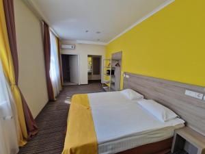 Double or Twin Room - Disability Access room in Optima Vinnytsia
