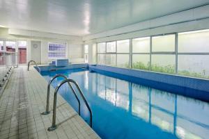 Appartement Avec Piscine Métro Convention