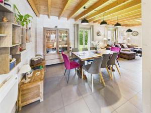 Chalets Le Chalet du Pere Michel, Jacuzzi, Sauna, Jardin : photos des chambres
