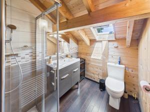 Chalets Le Chalet du Pere Michel, Jacuzzi, Sauna, Jardin : photos des chambres