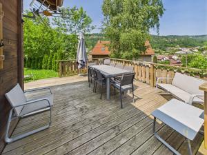 Chalets Le Chalet du Pere Michel, Jacuzzi, Sauna, Jardin : photos des chambres