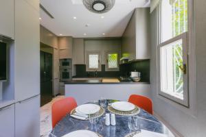 Eva Bosphora Waterfront Living