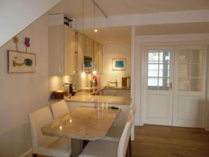 Sonnenhues-Exkl-Haus-im-Herzen-Kampens