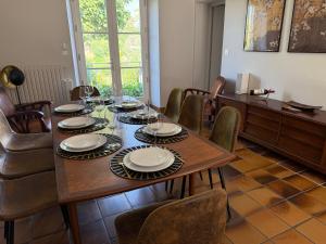 Maisons de vacances Le Caprice garden, river and chateau : photos des chambres