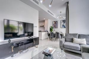 PVH - Chic 3BR Villa with Backyard - Albizia