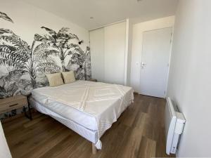 Appartements Agreable T2 pour 4 pers, residence avec piscine et plage a proximite - FR-1-559-45 : photos des chambres