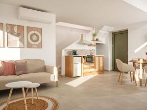 Alýria Sea Side Suites