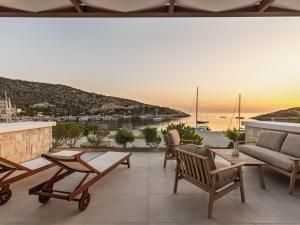 Alýria Sea Side Suites