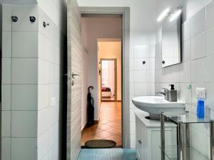 2 min to Acquarium Porto Antico Vanilla Apartment