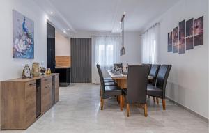 5 Bedroom Nice Home In Vidulini