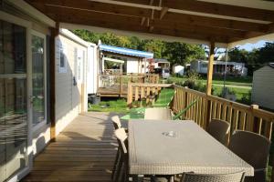 Campings Camping 3 etoiles - Piscine - ccbb0be : photos des chambres