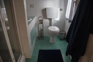Ampio Appartamento con 1 Camera da Letto e Balcone