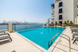 1BR in Le Pont Private Beach Access