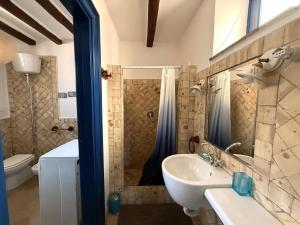 Casa Ajo e Didy, panorama sul mare a Malfa