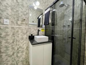 Lindo Loft, frente ao Metrô, a 5 minutos do Aterro em 6x sem juros