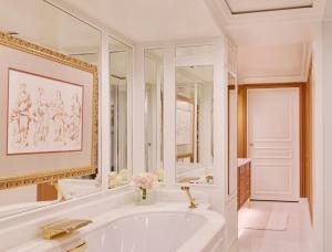 Hotels Four Seasons Hotel George V Paris : photos des chambres