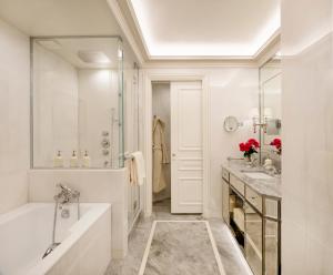 Hotels Four Seasons Hotel George V Paris : photos des chambres