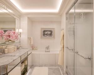 Hotels Four Seasons Hotel George V Paris : photos des chambres