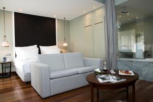 Deluxe Room with King Size Bed  (2 Adults + 1 Child) room in Pousada de Lisboa - Small Luxury Hotels Of The World