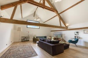 Villas Villa Serenya Designer-Renovated Farmhouse with Panoramic Views of Lake Annecy by LLA Selections : photos des chambres