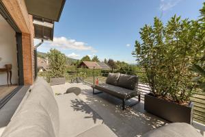 Villas Villa Serenya Designer-Renovated Farmhouse with Panoramic Views of Lake Annecy by LLA Selections : photos des chambres