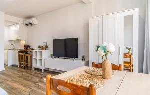 Beautiful Apartment In Málaga