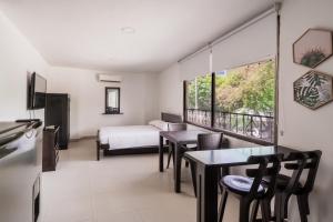 Aparta Hotel Roca Marina