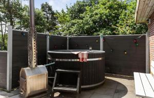 8 Bedroom Nice Home In Rømø