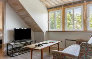 8 Bedroom Nice Home In Rømø