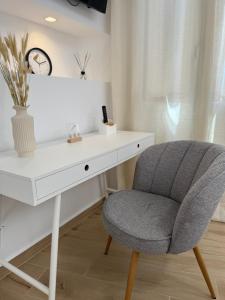 Calm Joy & J - Alley