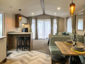 The Kestrel - Ukc6920