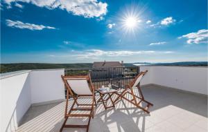 4 Bedroom Amazing Home In Debeljak